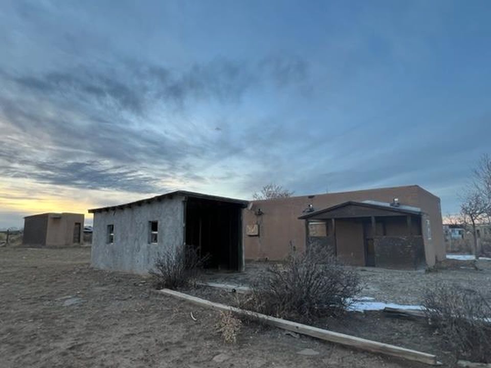ESPINOZA RD 88,919 3BDR 1BTH Single Family Ranchos De Taos