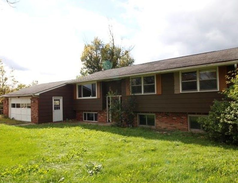 SUNSET DR 98,000 3BDR 2BTH Lockport NY Foreclosure Listing