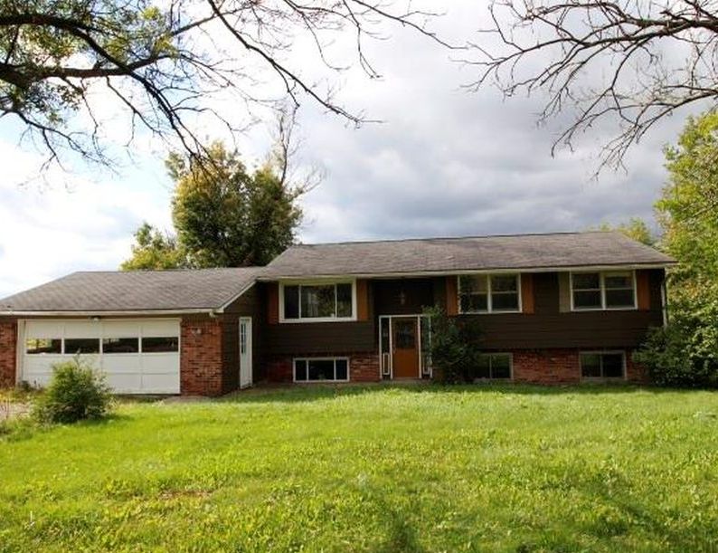 SUNSET DR 98,000 3BDR 2BTH Lockport NY Foreclosure Listing