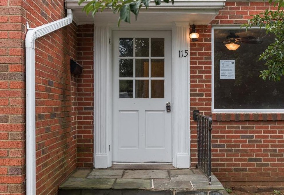 W FOUNDRY ST 145,000 4BDR 1BTH Woodstock VA Foreclosure