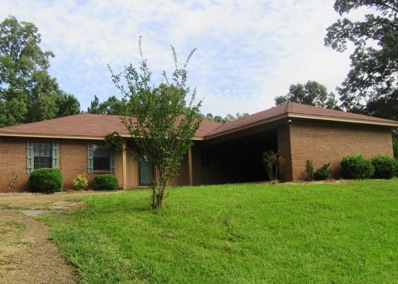 CLAY RD 99,900 3BDR 2BTH Grenada MS Foreclosure Listing 28846094