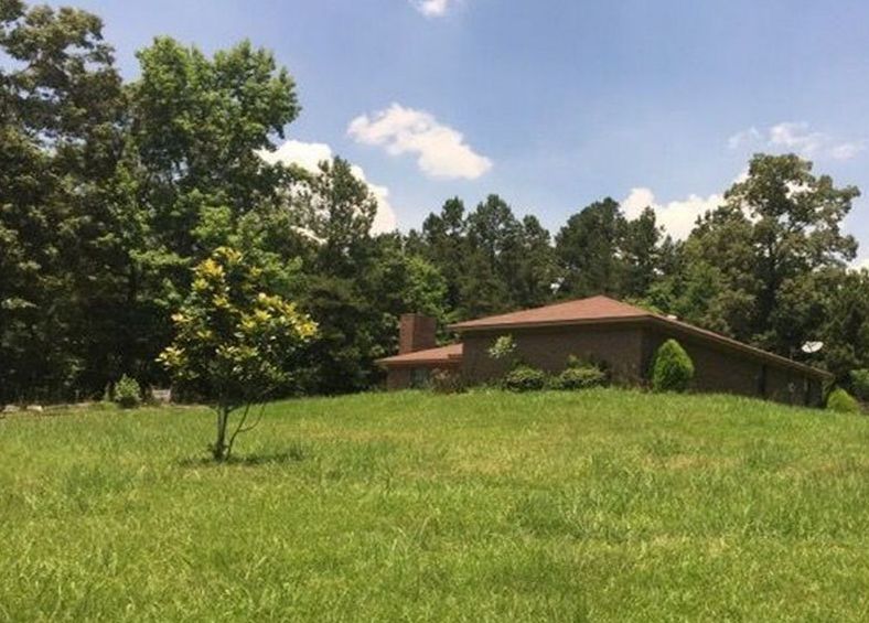 CLAY RD 99,900 3BDR 2BTH Grenada MS Foreclosure Listing 28846094