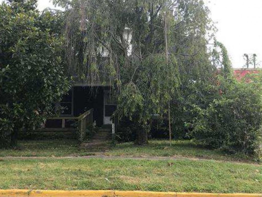 E BROADWAY ST 25,000 2BDR 2.5BTH Winchester KY Foreclosure