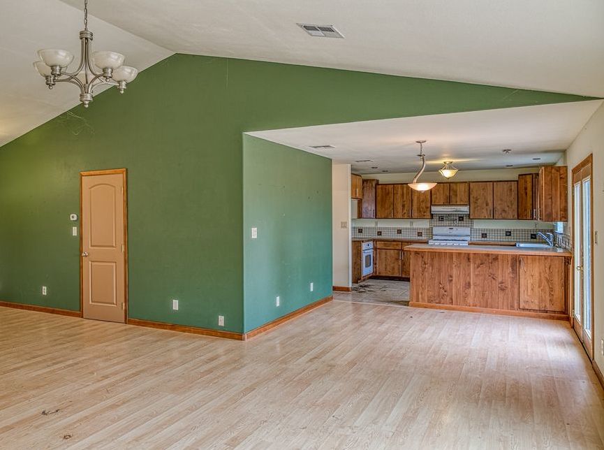 D ST 217,500 3BDR 3BTH Elkton OR Foreclosure Listing 28866993