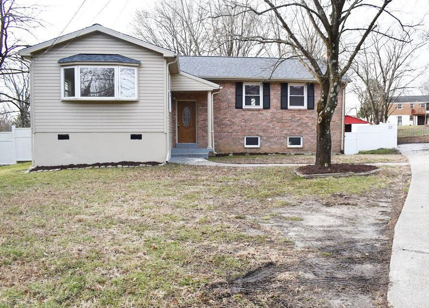 DOWER HOUSE RD 324,900 4BDR 3BTH Single Family Upper