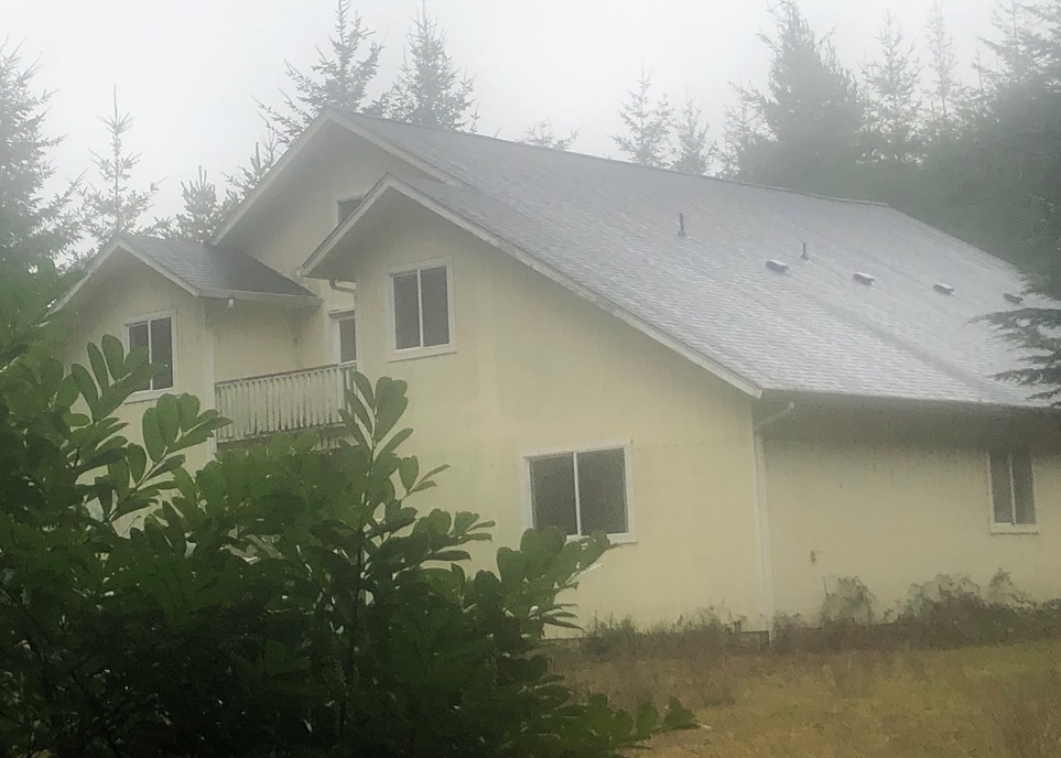 HEMLOCK ST 299,900 4BDR 4BTH Single Family Florence OR