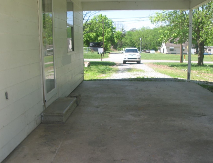TOOMEY LN 19,000 3BDR 1BTH Mobile Home Madisonville TN