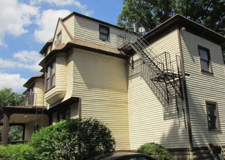 MONTGOMERY ST APT 4 93,600 1BDR 1BTH Condo/Townhome Bloomfield NJ Foreclosure Listing