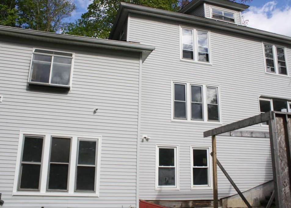 PIERCE ST 77,000 6BDR 2.5BTH MultiFamily Greenfield MA