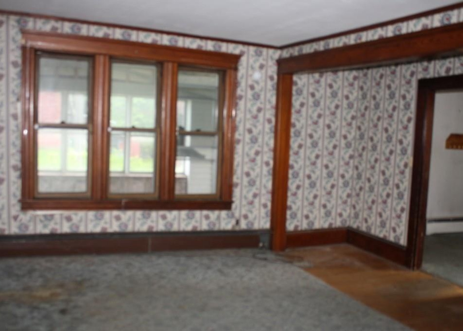 PIERCE ST 77,000 6BDR 2.5BTH MultiFamily Greenfield MA