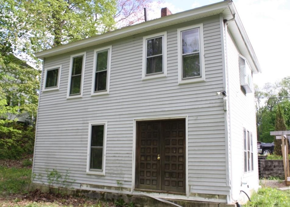 PIERCE ST 77,000 6BDR 2.5BTH MultiFamily Greenfield MA