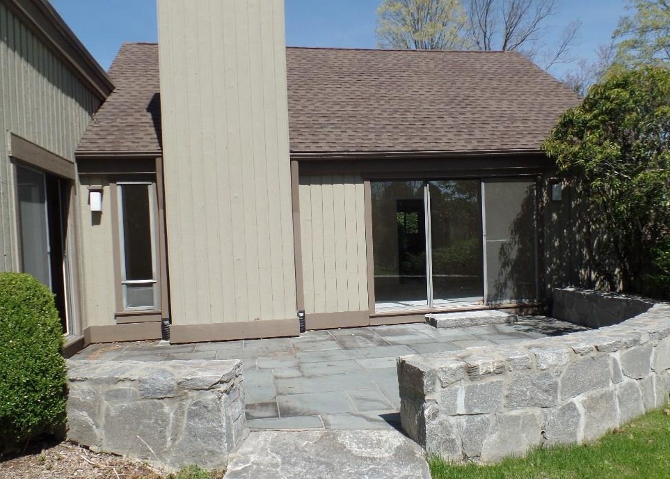 HERITAGE VLG 121,000 2BDR 2BTH Condo/Townhome Southbury CT