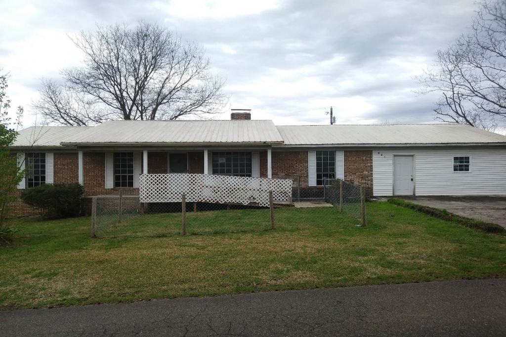 CLARK MOUNTAIN RD E 64,900 3BDR 2BTH Single Family Bessemer