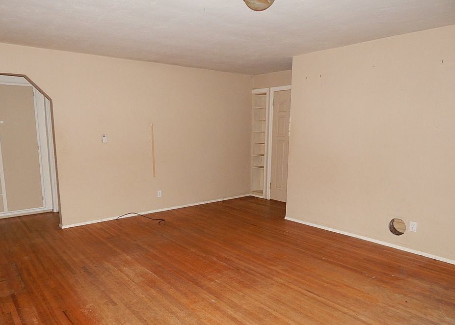 N 8TH ST 94,050 2BDR 2BTH Single Family Coos Bay OR