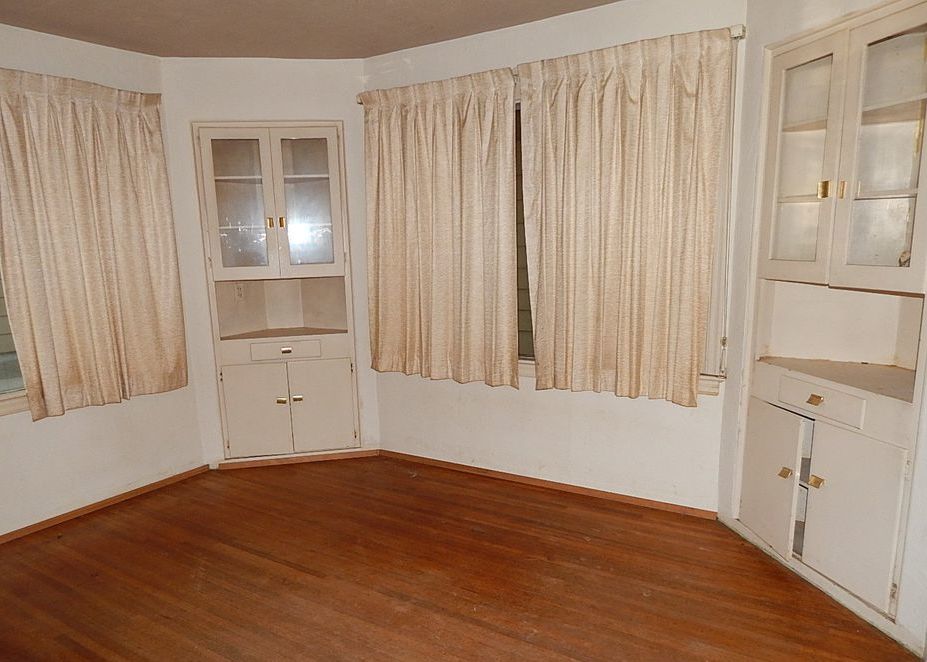 N 8TH ST 94,050 2BDR 2BTH Single Family Coos Bay OR