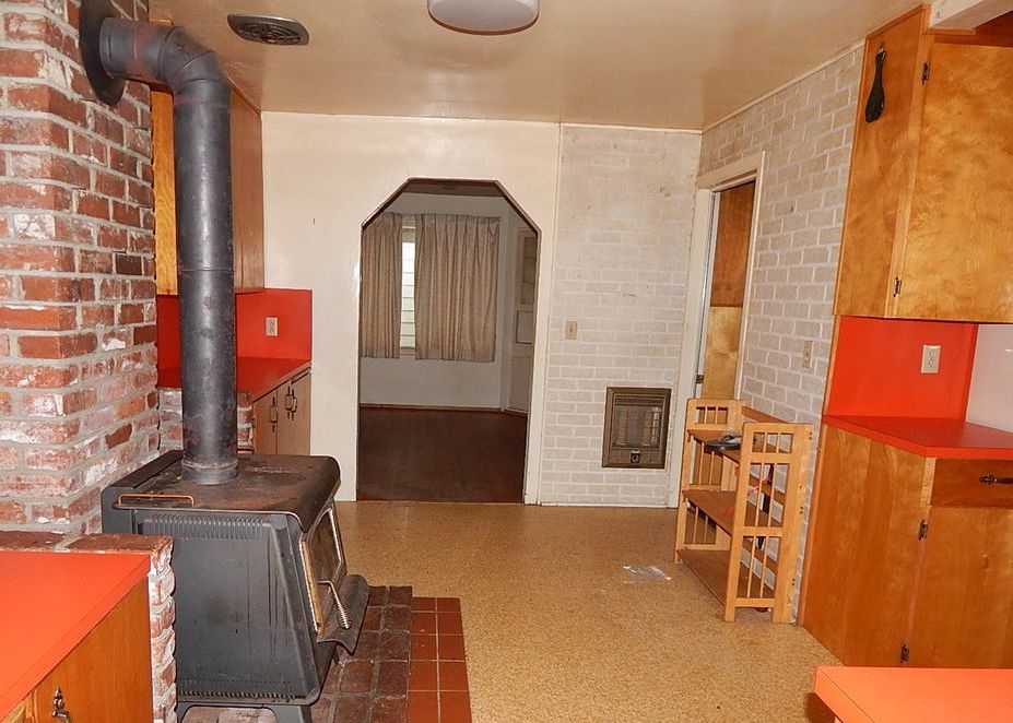 N 8TH ST 94,050 2BDR 2BTH Single Family Coos Bay OR