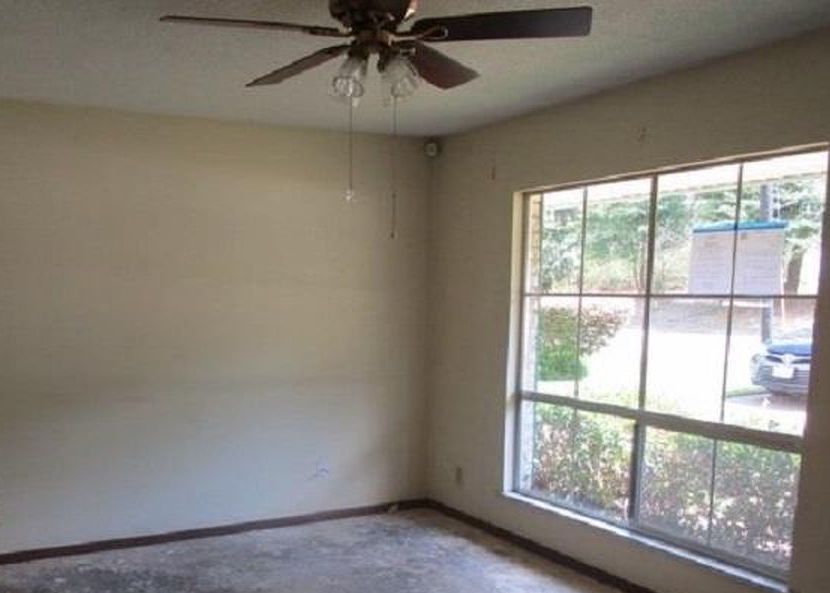 CECIL AVE 60,000 3BDR 1.5BTH Single Family Tyler TX