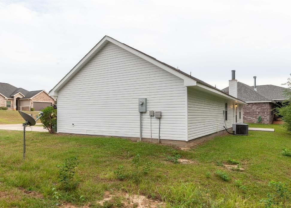 AUDUBON LAKE BLVD 100,600 3BDR 2BTH Single Family Gulfport