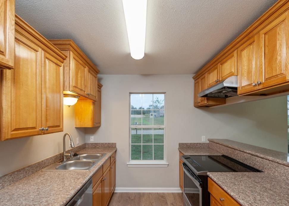 AUDUBON LAKE BLVD 100,600 3BDR 2BTH Single Family Gulfport