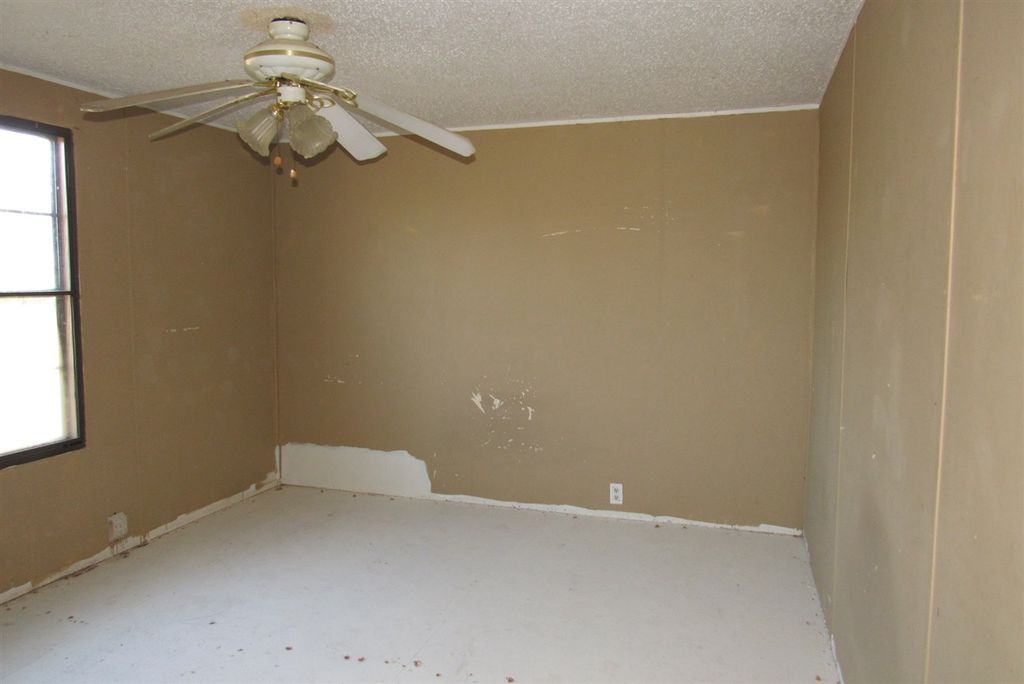 CARTER RD 37,000 3BDR 2BTH Mobile Home Leitchfield KY