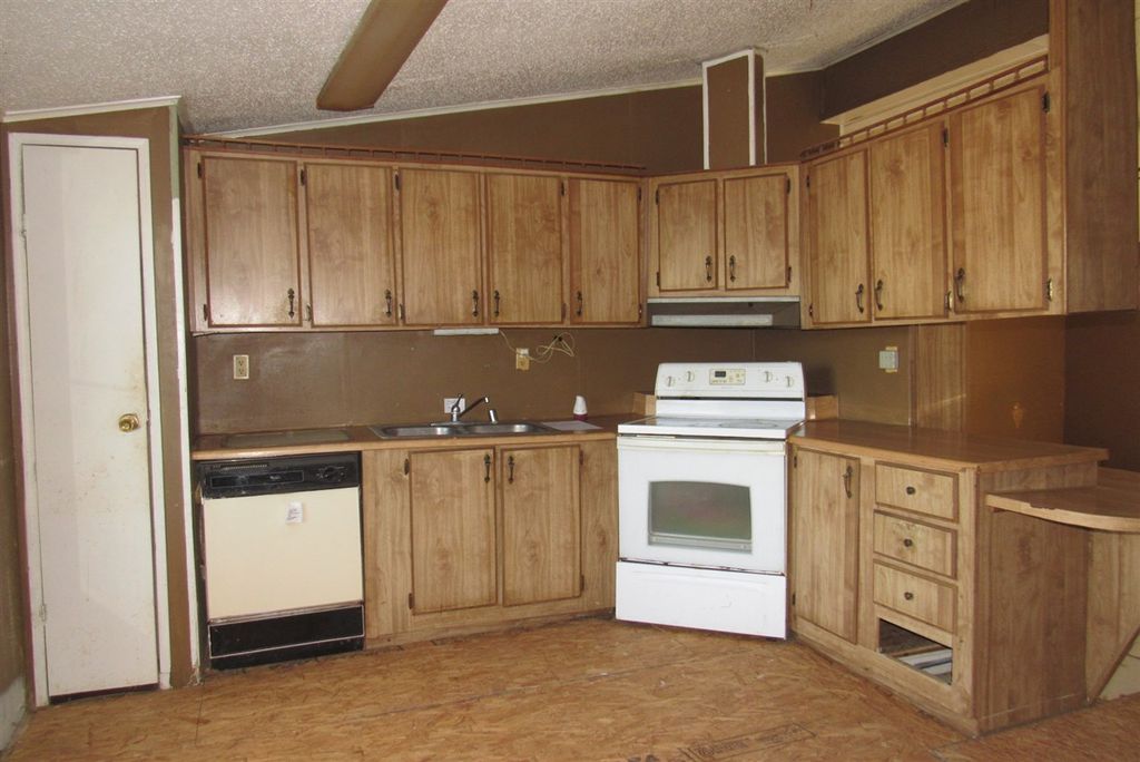 CARTER RD 37,000 3BDR 2BTH Mobile Home Leitchfield KY