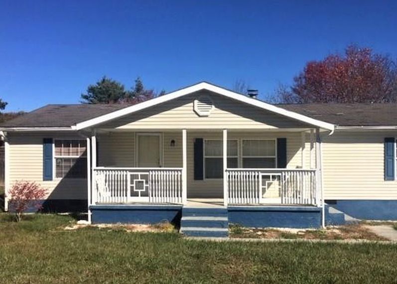 CLINES COUNTRY RD 51,000 3BDR 2BTH Single Family Lashmeet WV