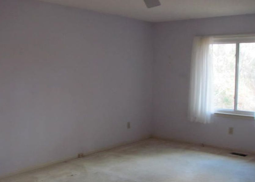 PELICAN DR 50,000 3BDR 2BTH Single Family New Bern NC