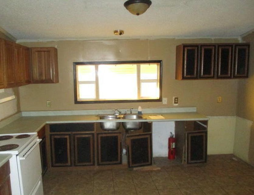 COTEAU RD 42,000 3BDR 2BTH Commercial New Iberia LA