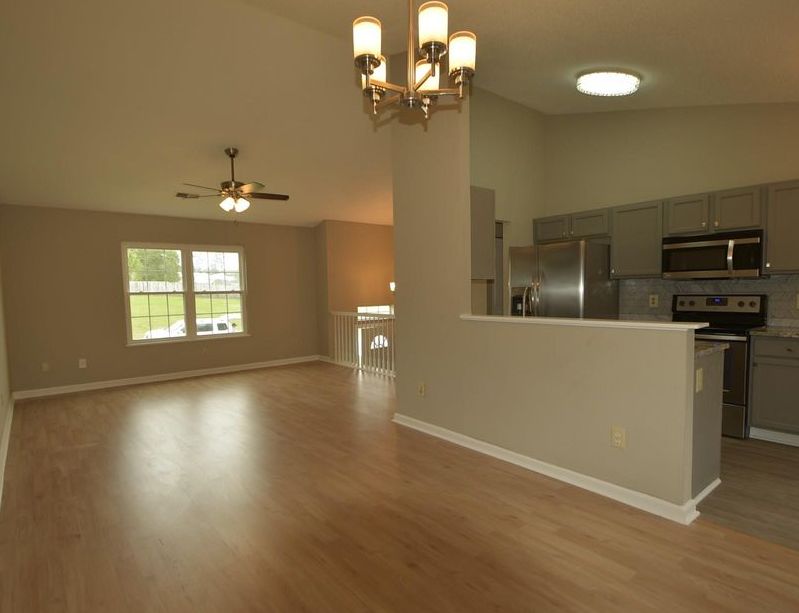 BRIDLERIDGE RD 93,312 5BDR 3BTH Single Family Lexington SC