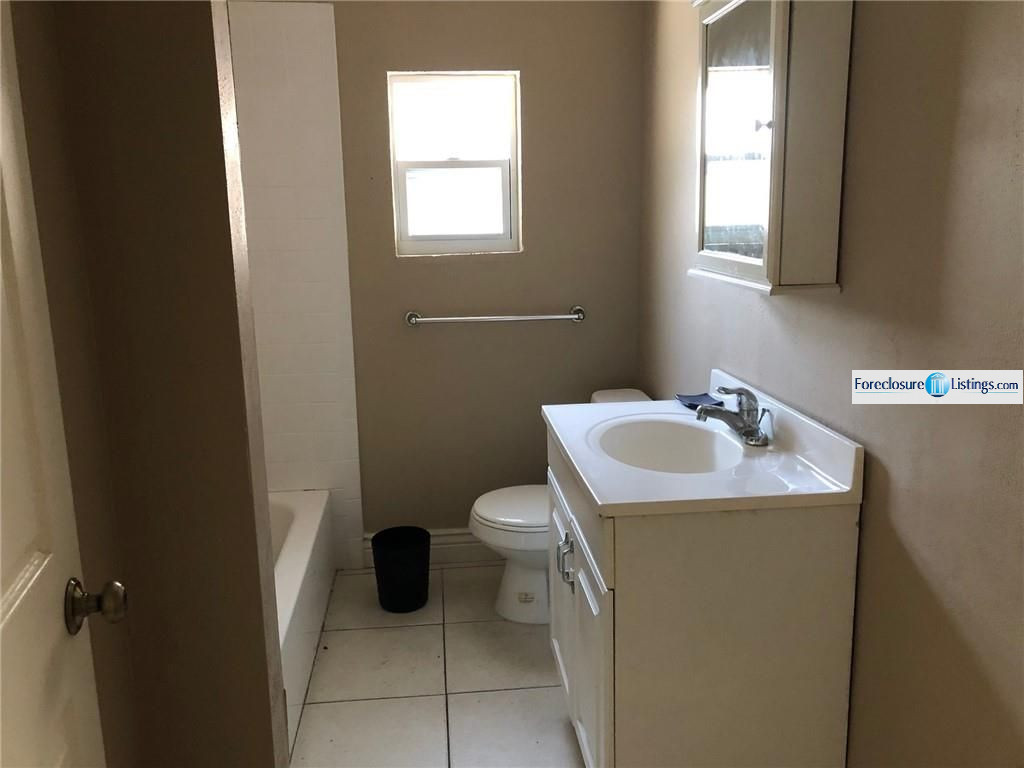 N JEFFERSON AVE 169,900 3BDR 2BTH Single Family Clearwater