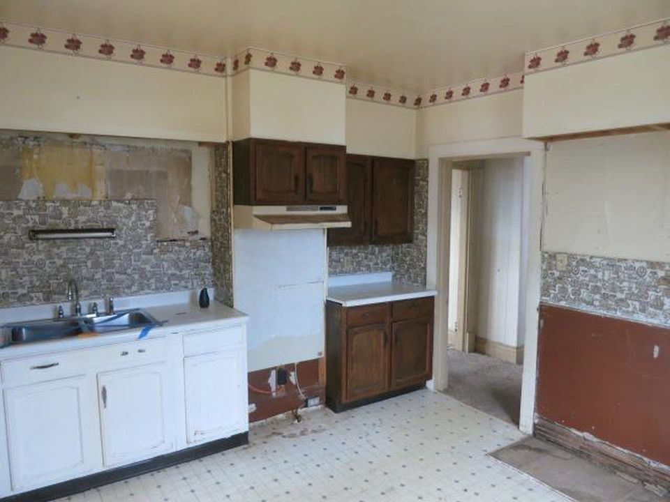 FRENCH AVE 50,000 4BDR 2BTH Single Family Winchester KY