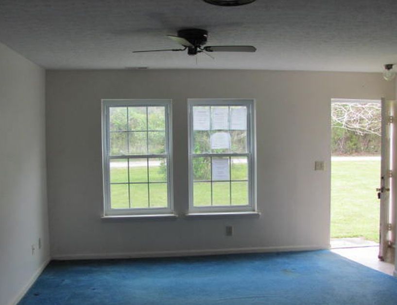 HICKORY POINT RD 206,000 2BDR 2BTH Single Family Hampstead