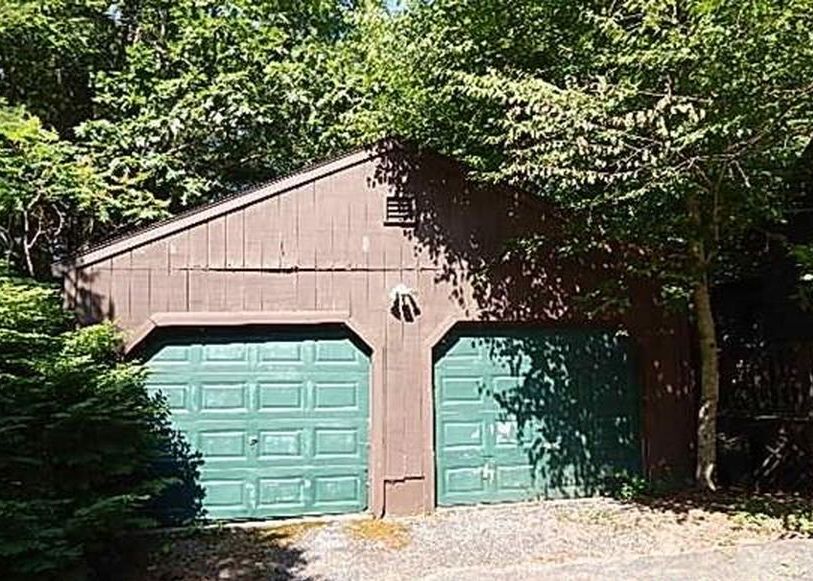 E CHARLTON RD 180,741 3BDR 1.5BTH Single Family Spencer MA