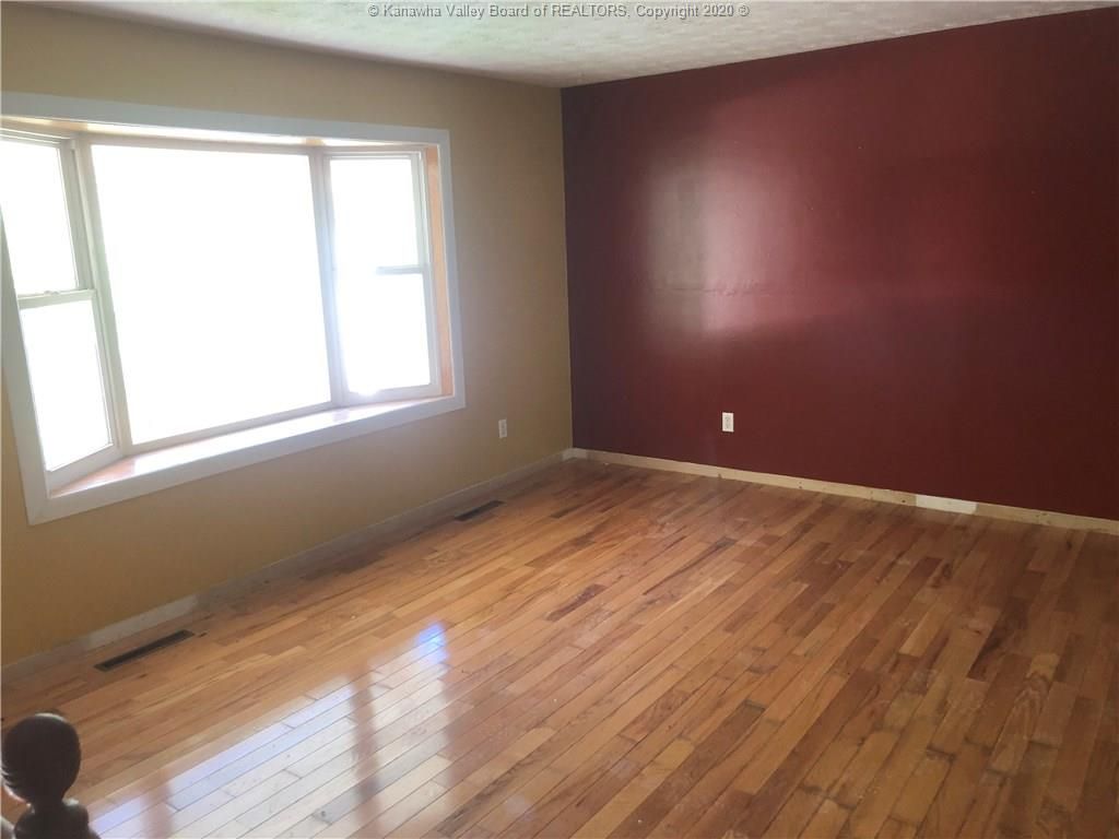 CAPE COD DR 40,000 3BDR 2BTH Single Family Chapmanville WV