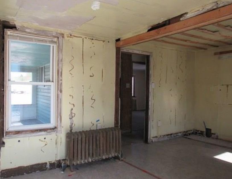 S CENTER AVE 15,000 2BDR 1BTH Single Family Somerset PA