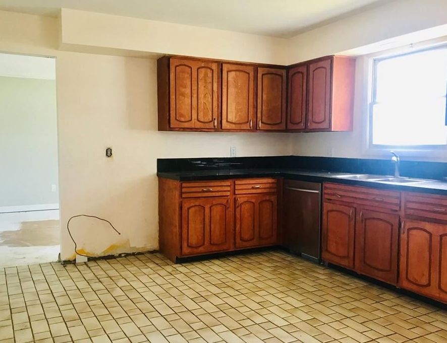 LANIER AVE 123,120 3BDR 2BTH Single Family Strongsville OH