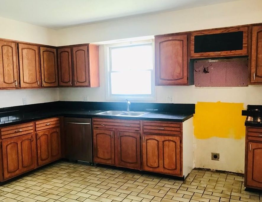 LANIER AVE 123,120 3BDR 2BTH Single Family Strongsville OH