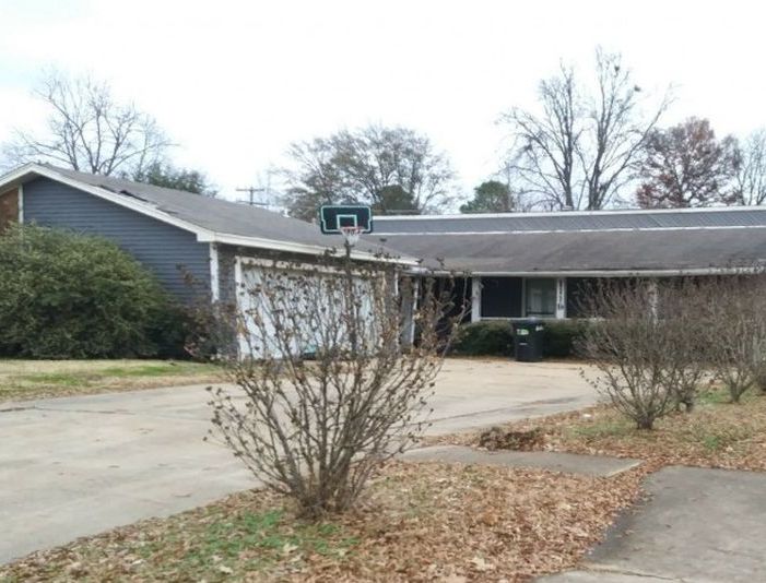 CLEMENT RD 52,800 3BDR 2BTH Single Family West Memphis AR