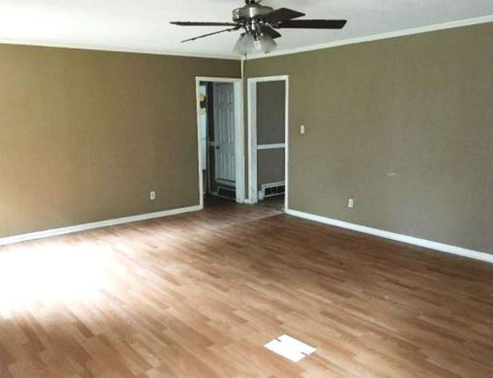 CLEMENT RD 52,800 3BDR 2BTH Single Family West Memphis AR