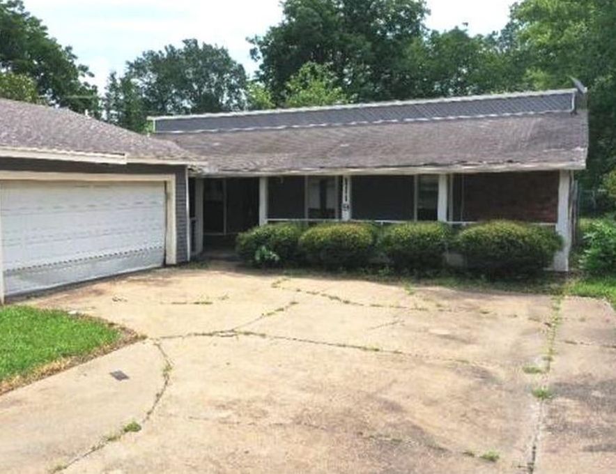 CLEMENT RD 52,800 3BDR 2BTH Single Family West Memphis AR