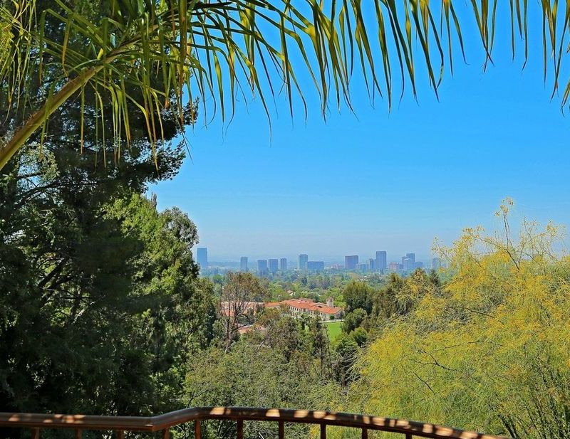 ANGELO DR 243,400 7BDR 12BTH Single Family Beverly Hills CA Foreclosure Listing 29849862