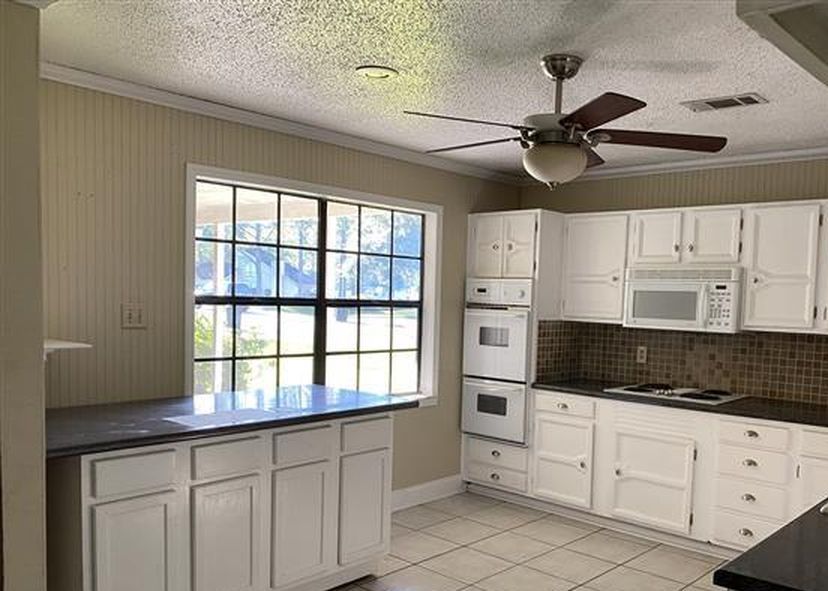 PENNHILL DR 80,000 3BDR 2BTH Single Family Baton Rouge LA