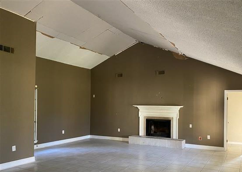 PENNHILL DR 80,000 3BDR 2BTH Single Family Baton Rouge LA