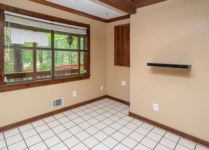 WOODBRIDGE WAY 356,000 3BDR 2BTH Single Family Evans GA