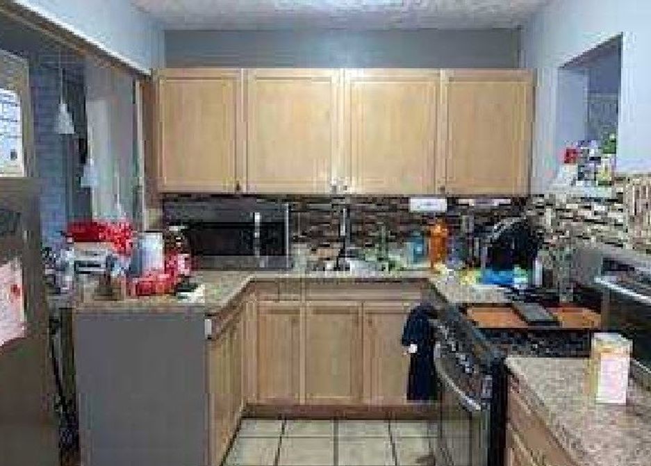 TAMARACK ST 290,000 6BDR 3BTH Single Family Central Islip NY