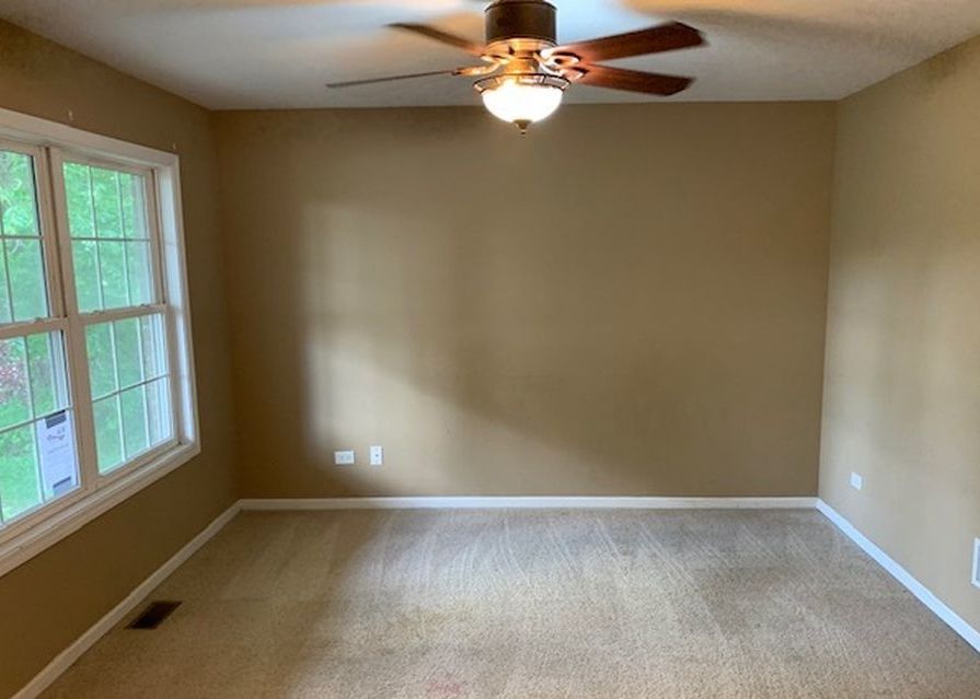 OLD ELM RD 202,000 4BDR 2BTH Single Family Joliet IL