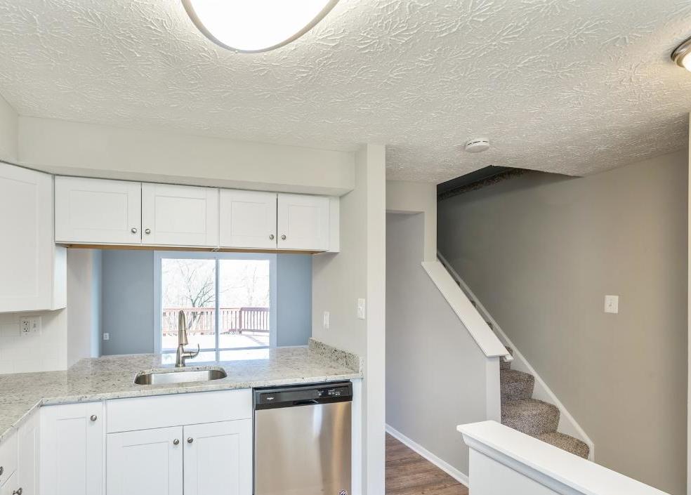 CASTLE TER 1111 289,900 2BDR 2BTH Condo/Townhome Silver