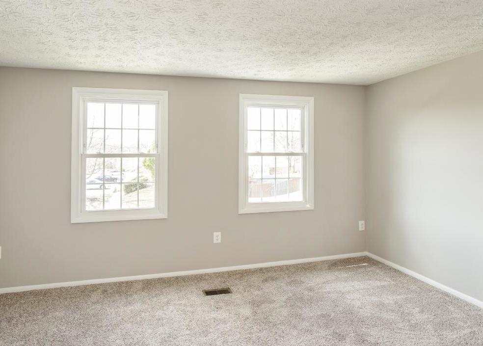 CASTLE TER 1111 289,900 2BDR 2BTH Condo/Townhome Silver