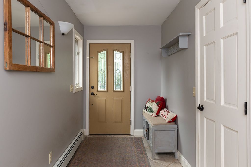 AUTUMN HILL RD 750,000 4BDR 3BTH Single Family South