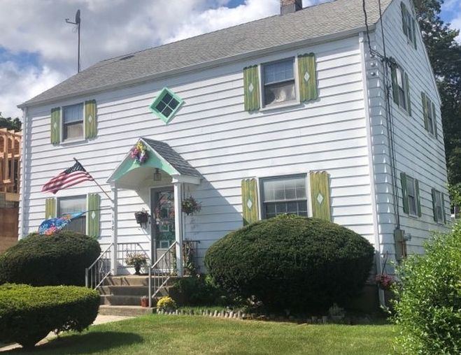 SUBURBAN AVE 201,000 3BDR 1.5BTH Single Family Bridgeport CT